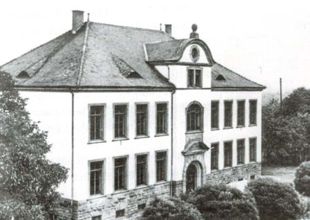 The elementary school in Neckarelz used as part of the concentration subcamp