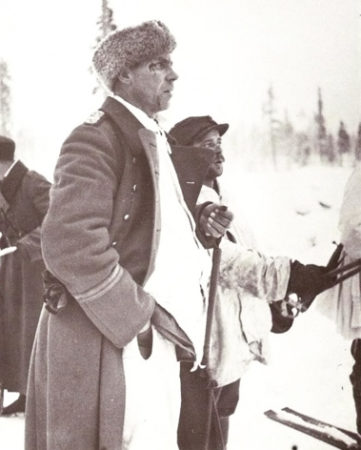 Capt. Aarne Juutilainen at the Kollaa front during the Winter War.