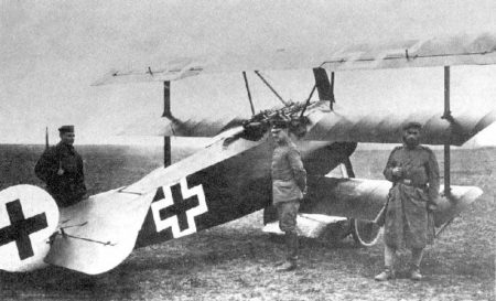 The red Fokker Dr1 of Manfred von Richthofen. Photo by anonymous (c. 1917-1918). PD-Image published before 1923. Wikimedia Commons.