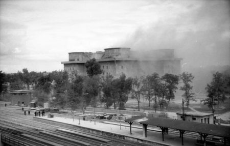 Former Flakturm I during initial demolition stage. Photo by anonymous (4 September 1947). Bundesarchiv, Bild 183-S76936/CC-BY-SA 3.0. PD-CCA-Share Alike 3.0 Germany. Wikimedia Commons.