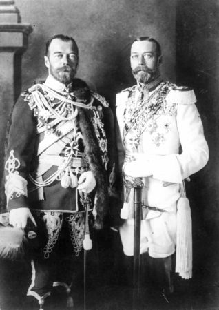 Tsar Nicholas II of Russia (left) and King George V of England (right). Photo by Ernst Sandau (c. 1913). Uploaded by Mrlopez2681. PD-Published before 1 January 1929. Wikimedia Commons.
