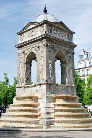 Fontaine des Innocents, Paris. Photo by Cancre (10 April 2011). PD-GNU Free Documentation License, Version 1.2. Wikimedia Commons.