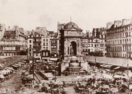 Marché des Innocents. The Fontaine des Innocents stands in the middle of the market. Photo by Charles Marville (date unknown). PD-Author’s life plus 70 years or fewer. Wikimedia Commons.