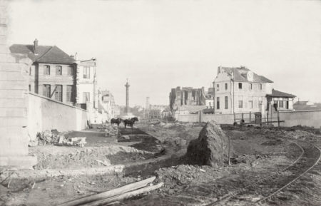 View of Boulevard Henri IV during its reconstruction. In the distance is the commemorative pillar, Colonne de Juillet, that stands in the middle of the Place de la Bastille. Photo by Charles Marville (c. 1853-70). State Library Victoria. PD-Author’s life plus 100 years or fewer. Wikimedia Commons.