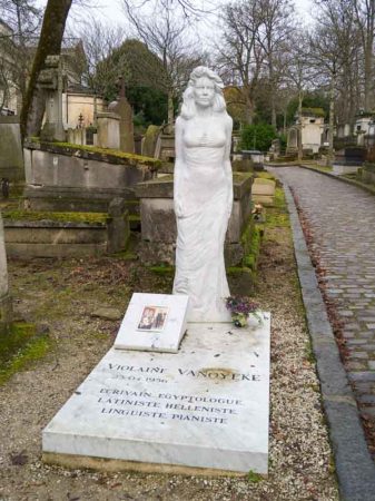 Père Lachaise grave site of Violaine Vanoyeke. Notice it’s missing a death date. Photo by Stockwell Roam (3 February 2024). Courtesy of Stockwell Roam.