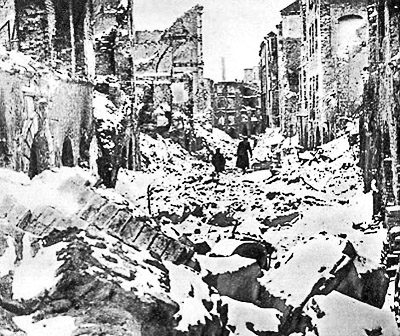 Image of the ruins of Warsaw, Piwna Street. The Robinsons lived in basements and bunkers under the rubble. Photo by anonymous (date unknown). Polish History. https://polishhistory.pl/the-warsaw-robinsons/
