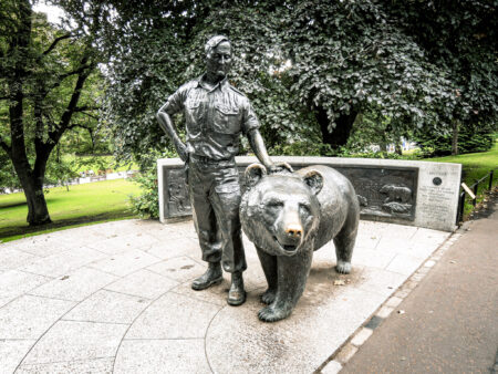 This is Wojtek the Bear’s statue outside the Edinburgh Zoo. Photo by Piotr Rokita (17 September 2018). PD-CCA 2.0 Generic License. Wikimedia Commons.